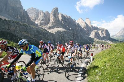 640px-Maratona_dles_Dolomites_-_Dolomites.jpg